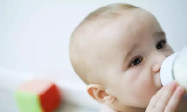 孩子胃受涼嘔吐小妙招 冬天寶寶受涼吐奶妙招 孩子胃受涼嘔吐小妙招 冬天寶寶受涼吐奶妙招