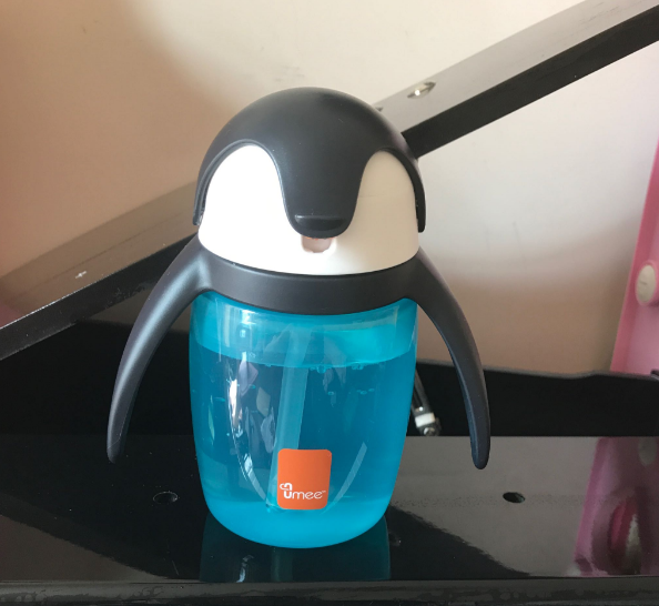 umee企鵝杯吸管會(huì)戳孩子牙齦嗎 umee企鵝杯吸管長(zhǎng)不長(zhǎng)