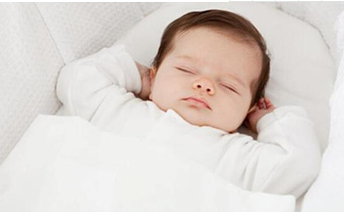 剛出生嬰兒該不該用枕頭 新生嬰兒枕