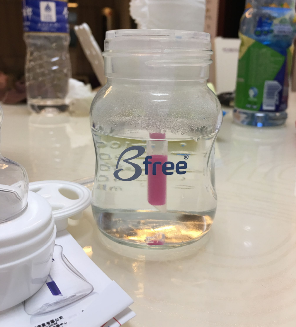 貝麗防脹氣奶瓶材質是玻璃的嗎 貝麗防脹氣奶瓶會不會摔破