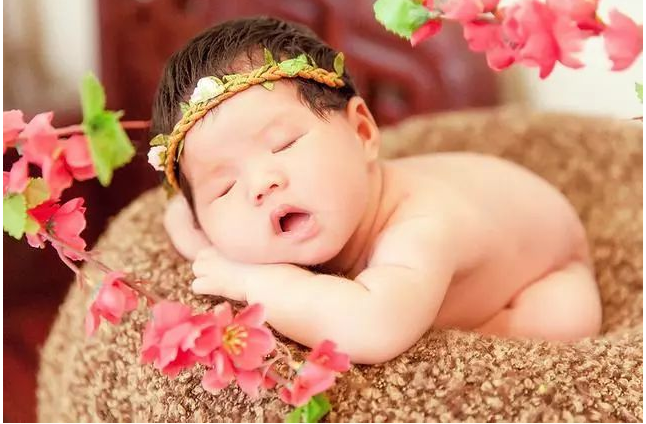 如果正確給新生兒曬太陽 新生兒曬太陽注意事項