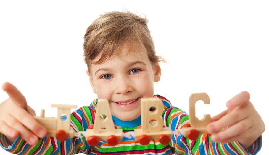 姓祁狗寶寶取名大全2018 姓祁孩子起什么名字比較好