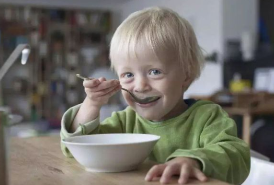 寶寶貧血吃什么補血最快 三種快速補鐵食補方法 寶寶貧血吃什么補血最快 三種快速補鐵食補方法