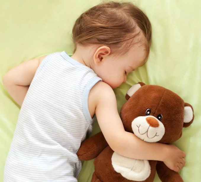 寶寶為什么愛趴著睡覺 寶寶趴著睡覺好不好 寶寶為什么愛趴著睡覺 寶寶趴著睡覺好不好