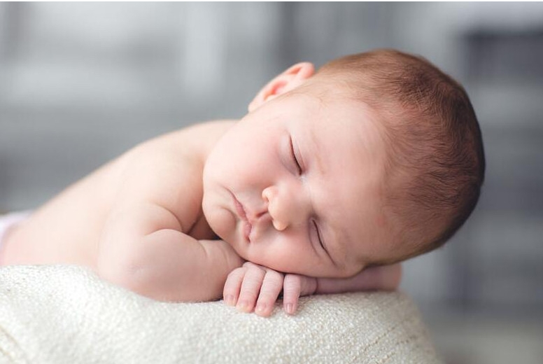 寶寶為什么愛趴著睡覺 寶寶趴著睡覺好不好 寶寶為什么愛趴著睡覺 寶寶趴著睡覺好不好