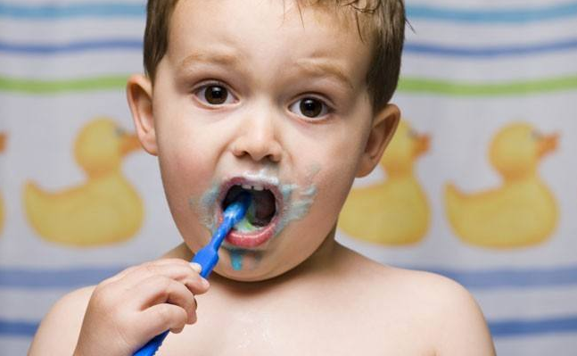 小孩什么時候開始換牙 換牙護理怎么做 小孩什么時候開始換牙 換牙護理怎么做