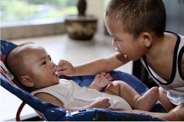 生二胎怎么撫慰老大的玻璃心