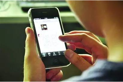 孩子在手機APP上做作業 家長應該怎么應對 孩子在手機APP上做作業 家長應該怎么應對