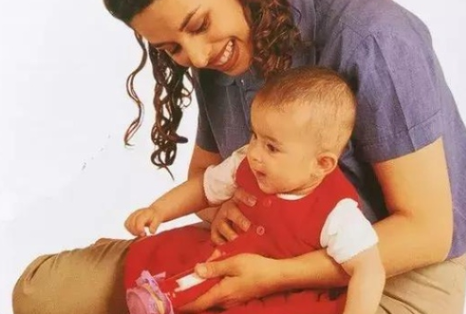 寶寶9個(gè)月早教怎么做 寶寶9個(gè)月早教游戲大全 寶寶9個(gè)月早教怎么做 寶寶9個(gè)月早教游戲大全