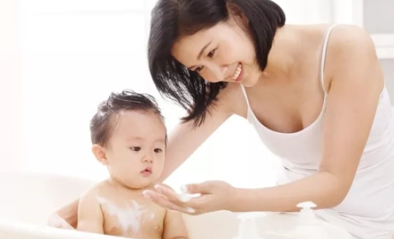 寶寶皮膚過敏的癥狀有哪些   寶寶皮膚過敏癥狀大全