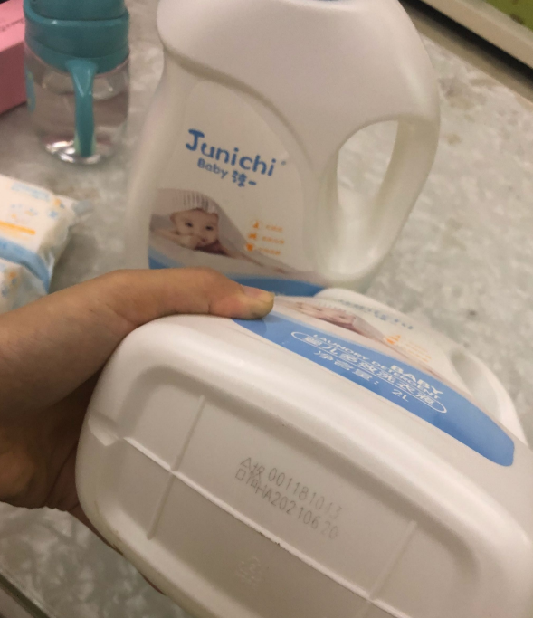 淳一嬰兒洗衣液好用嗎  淳一嬰兒洗衣液洗的掉奶漬嗎