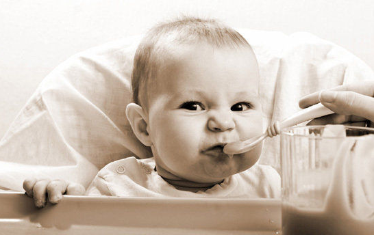 寶寶過量補(bǔ)鈣會造成腎結(jié)石嗎 如何正確給寶寶補(bǔ)鈣