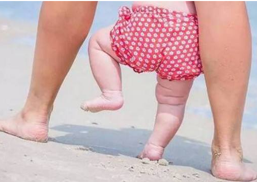 寶寶光腳走路好嗎 寶寶光腳走路會不會著涼