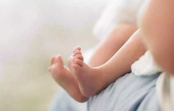 寶寶光腳走路好嗎 寶寶光腳走路會不會著涼