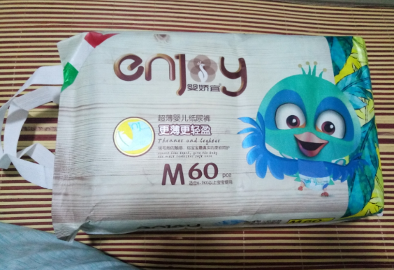 嬰嬌宜和好奇鉑金哪個好 嬰嬌宜和好奇鉑金紙尿褲對比測評