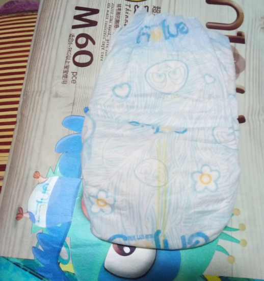 嬰嬌宜和好奇鉑金哪個好 嬰嬌宜和好奇鉑金紙尿褲對比測評