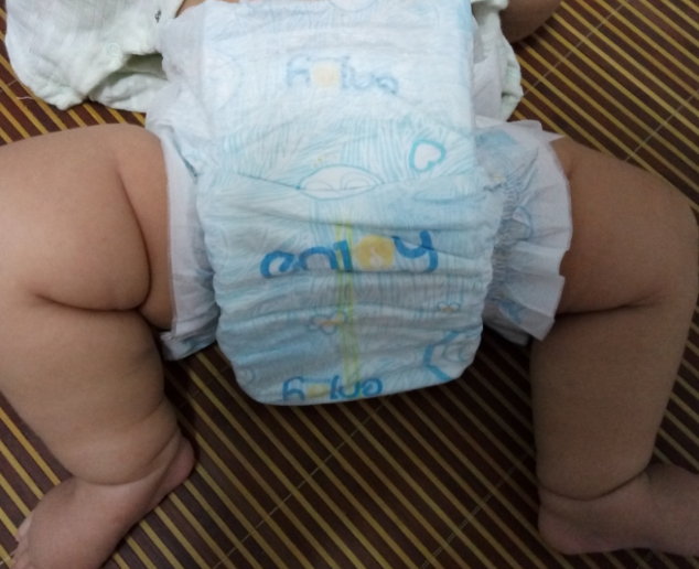 嬰嬌宜和好奇鉑金哪個好 嬰嬌宜和好奇鉑金紙尿褲對比測評