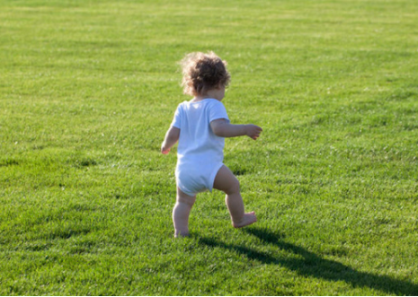 寶寶光腳走路好嗎 寶寶光腳走路會不會著涼