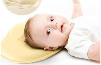 寶寶睡覺(jué)落枕了怎么辦 寶寶睡覺(jué)落枕要注意什么