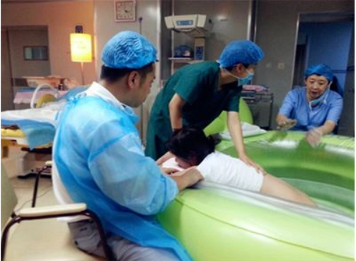 水中分娩是什么 水中分娩適合所有產婦嗎