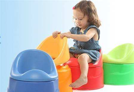 寶寶兩歲多還不會如廁 寶寶如何進行如廁訓練