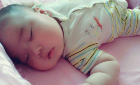 寶寶長牙發燒有什么癥狀  寶寶長牙發燒癥狀介紹