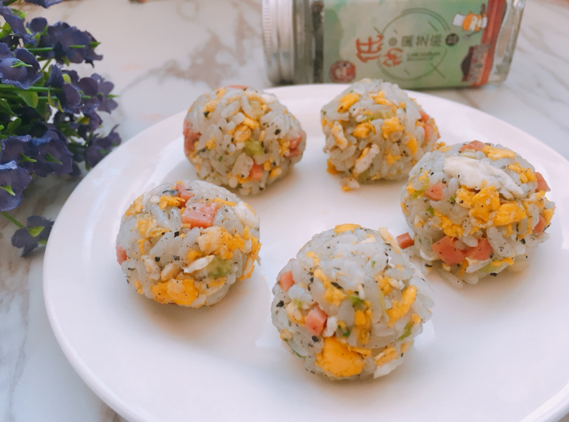 給寶寶做輔食的說說 寶寶添加輔食發(fā)什么說說朋友圈好