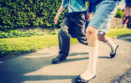 早上送孩子上學說說 家長送孩子去上學說說朋友圈