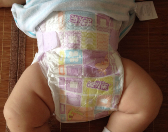 安兒樂小輕芯和花王紙尿褲哪個好 安兒樂小輕芯和花王紙尿褲對比測評