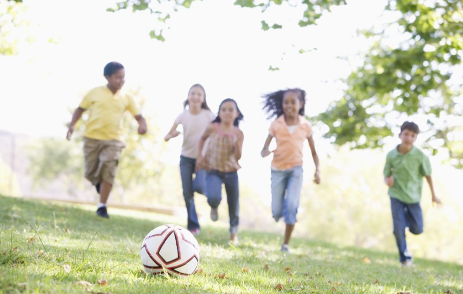 孩子社交能力差怎么讓孩子廣交好友 如何幫孩子交朋友