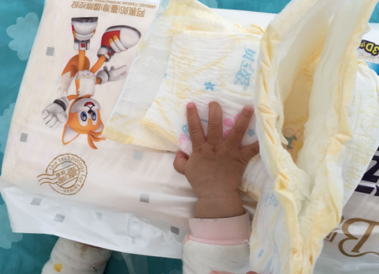 貝+愛紙尿褲和小鹿叮叮哪個(gè)好 貝+愛紙尿褲對(duì)比測評(píng) 貝+愛紙尿褲和小鹿叮叮哪個(gè)好 貝+愛紙尿褲對(duì)比測評(píng)