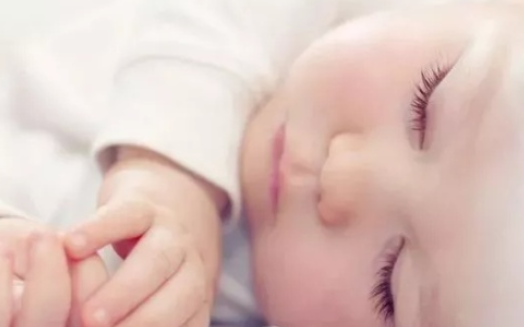 寶寶愛搖頭是什么原因   寶寶愛搖頭原因介紹