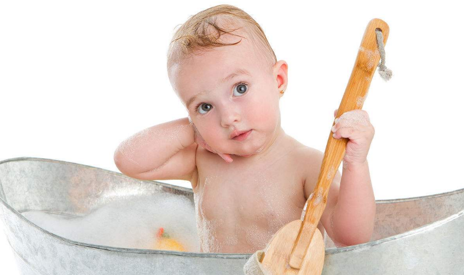 給寶寶洗澡用哪種沐浴露比較好 怎么給孩子洗澡才安全