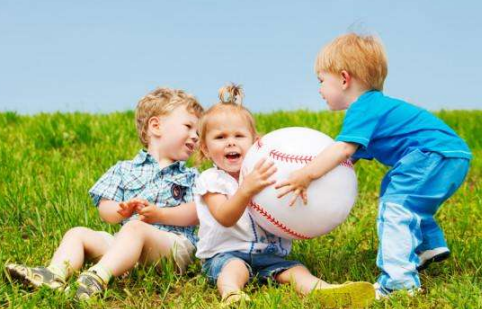 寶寶愛(ài)動(dòng)是什么原因   寶寶愛(ài)動(dòng)怎么辦