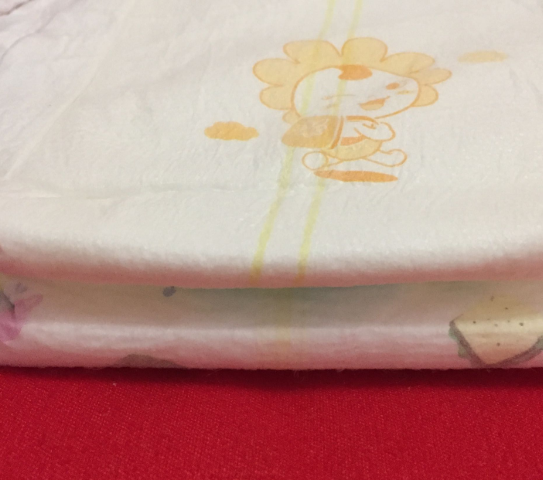 嬰舒寶和尤妮佳紙尿褲哪個好 嬰舒寶紙尿褲使用測評