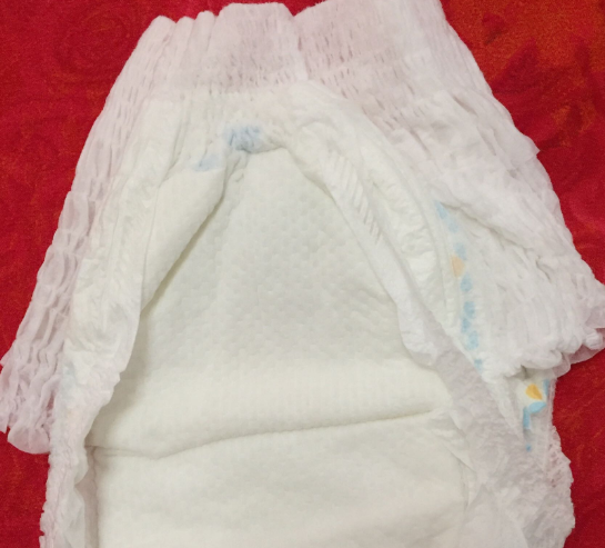 嬰舒寶和尤妮佳紙尿褲哪個好 嬰舒寶紙尿褲使用測評