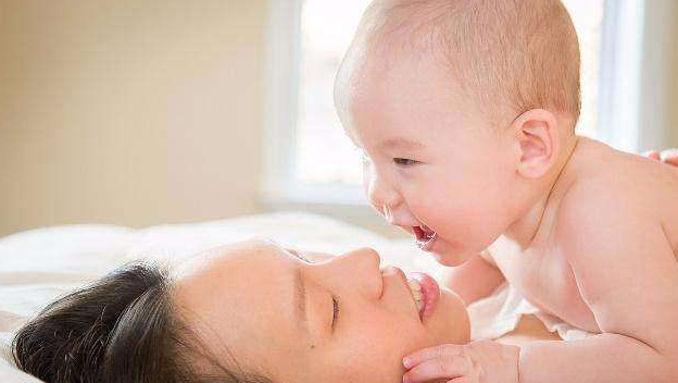 寶寶多大斷夜奶好   寶寶斷夜奶時間介紹