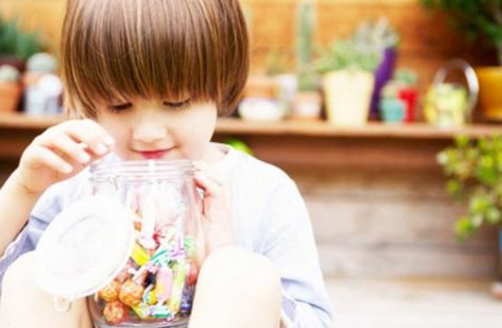 兒童吃甜食會(huì)影響長(zhǎng)高嗎 吃甜食有哪些危害 兒童吃甜食會(huì)影響長(zhǎng)高嗎 吃甜食有哪些危害