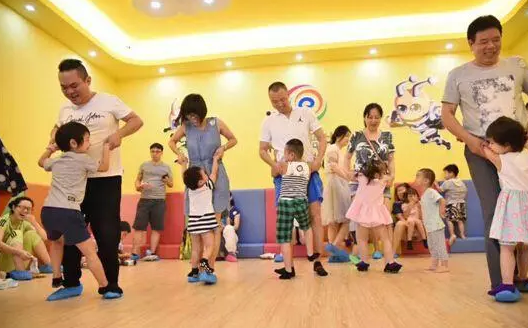 幼兒園感恩節的親子游戲 2018感恩節親子游戲活動大全