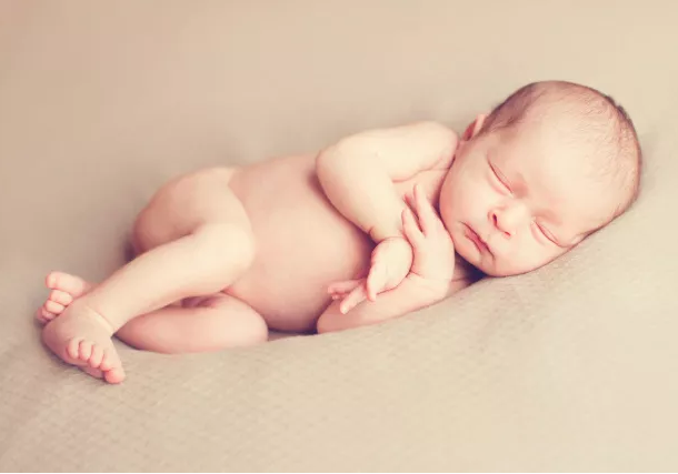 寶寶裸睡好嗎 寶寶裸睡要注意什么 寶寶裸睡好嗎 寶寶裸睡要注意什么