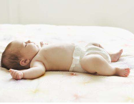 寶寶裸睡好嗎 寶寶裸睡要注意什么 寶寶裸睡好嗎 寶寶裸睡要注意什么