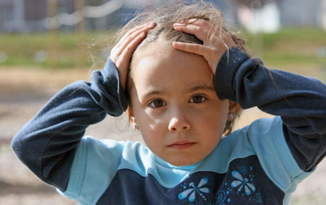 家長如何緩解孩子緊張的情緒 孩子受到驚嚇緊張怎么安撫