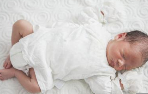 三個月多月的寶寶乳糖不接受么辦 0~4個月寶寶腸胃特點 三個月多月的寶寶乳糖不接受么辦 0~4個月寶寶腸胃特點