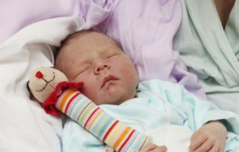 6個月寶寶輔食吃什么好 4～6個月嬰幼兒腸胃發展