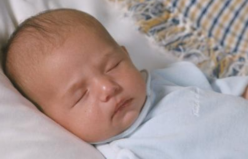 6個月寶寶輔食吃什么好 4～6個月嬰幼兒腸胃發展