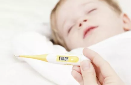 寶寶發燒感冒可以洗澡嗎   感冒發燒洗澡注意事項