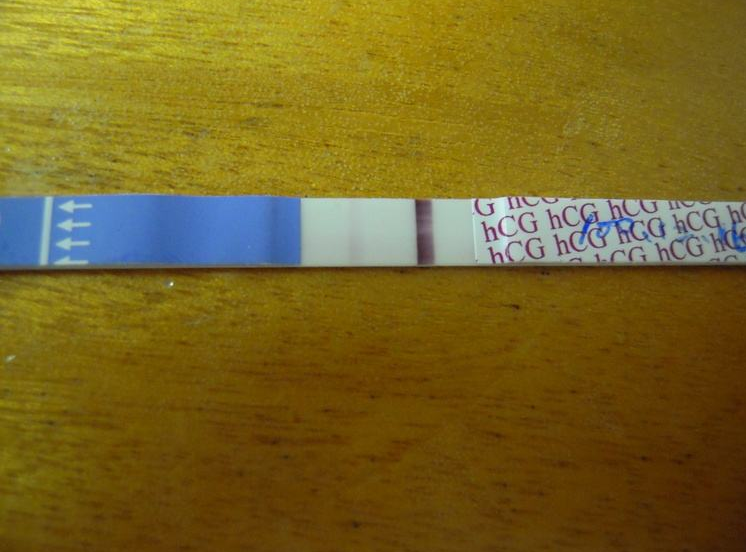 驗(yàn)孕棒和驗(yàn)孕試紙哪個(gè)更準(zhǔn)確 驗(yàn)孕棒和驗(yàn)孕試紙的使用方法 驗(yàn)孕棒和驗(yàn)孕試紙哪個(gè)更準(zhǔn)確 驗(yàn)孕棒和驗(yàn)孕試紙的使用方法