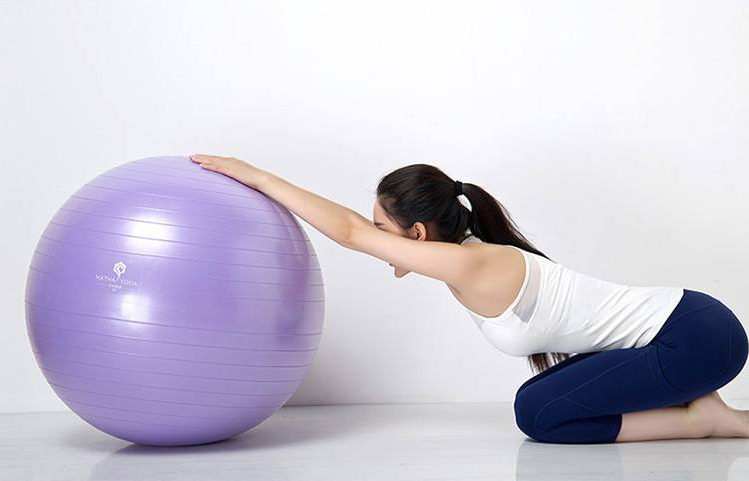 孕婦什么時(shí)候開始用瑜伽球好 孕婦使用瑜伽球的好處
