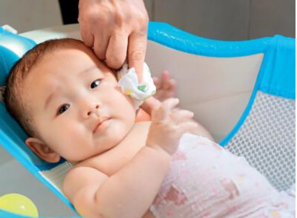 寶寶淹脖子是怎么回事 用山茶油可以治淹脖子嗎