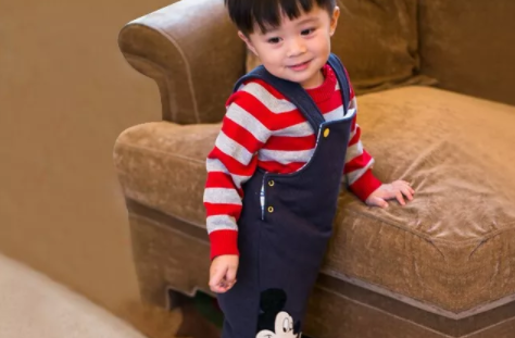 寶寶冬天可以穿保暖內(nèi)衣嗎 穿保暖內(nèi)衣有好處嗎 寶寶冬天可以穿保暖內(nèi)衣嗎 穿保暖內(nèi)衣有好處嗎